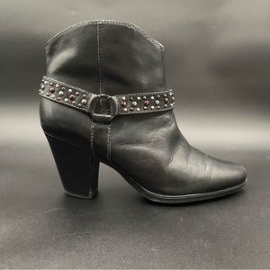 Sofft Noreen Black Leather Studded Mixed Metals Harness Moto Ankle Booties 10W
